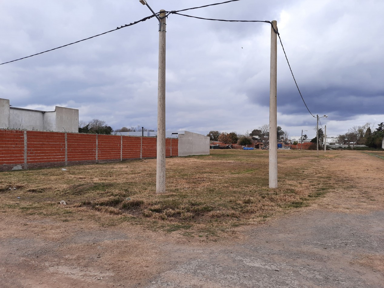 Gran Lote en Barrio Yaguaron