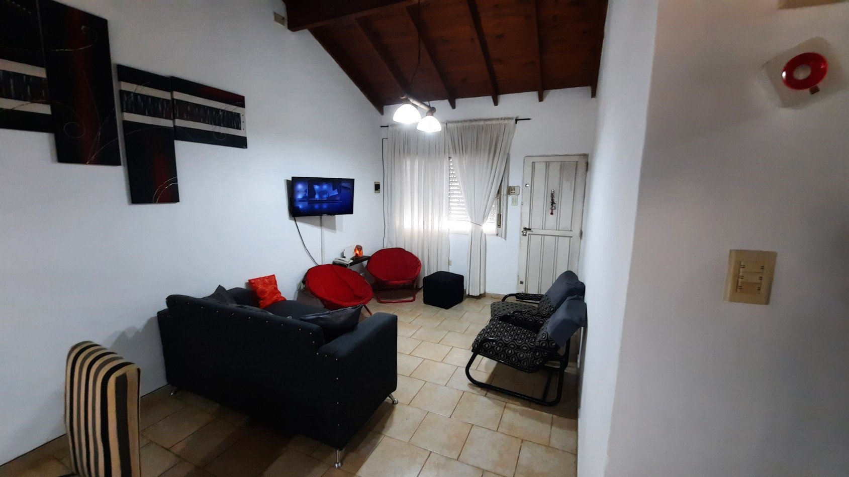 Hermosa casa con local comercial en Barrio ITEC