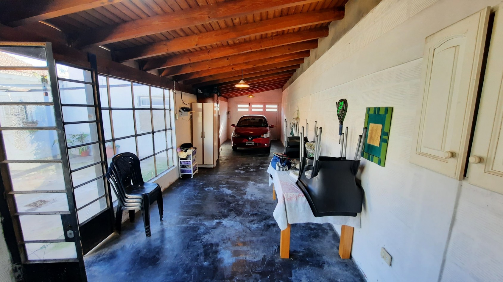 Hermosa casa con local comercial en Barrio ITEC