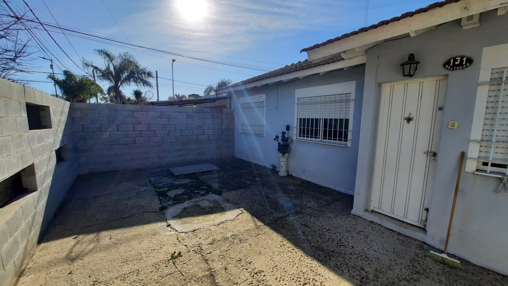 Hermosa casa con local comercial en Barrio ITEC
