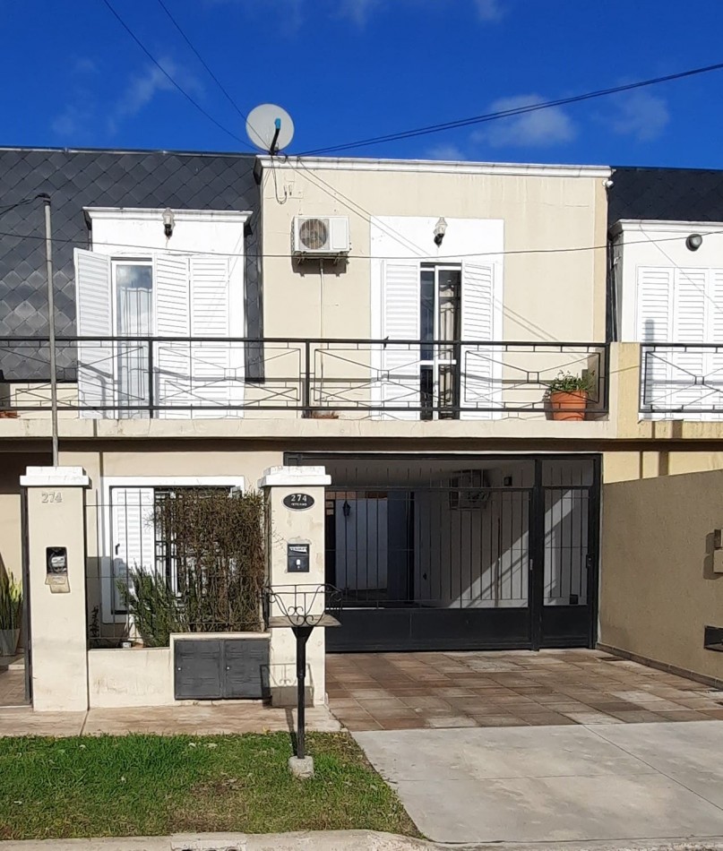 Duplex de 3 dorm. y cochera en Barrio Saavedra
