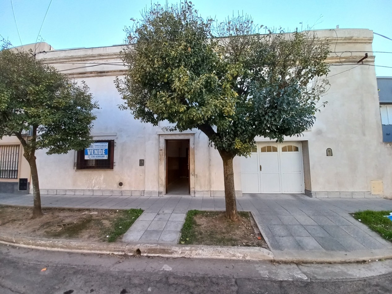 Inmueble con dos viviendas en General Rojo