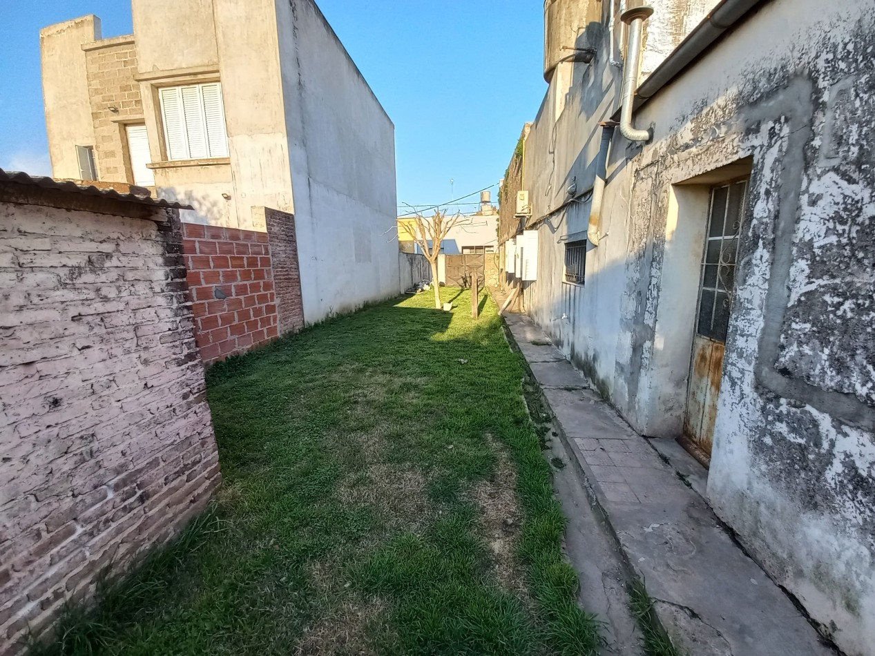 Inmueble con dos viviendas en General Rojo