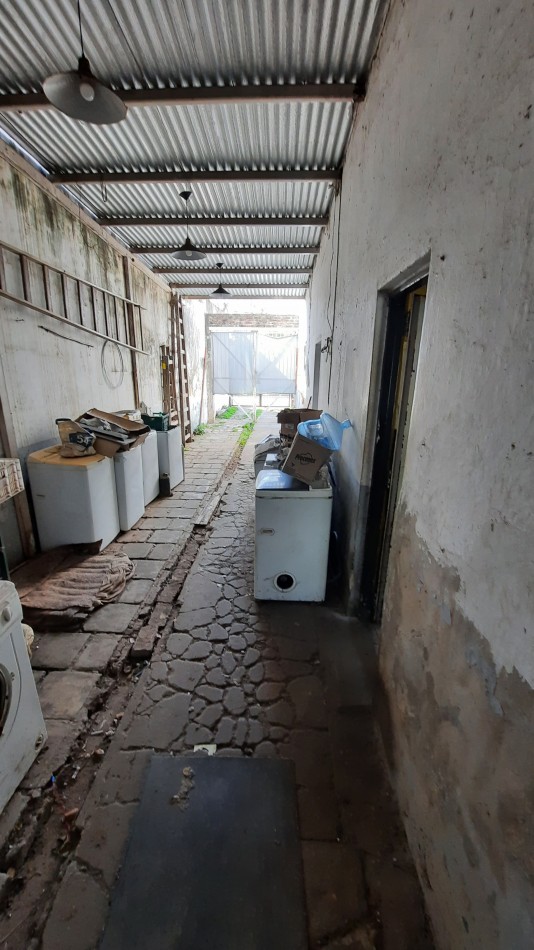 Casa a reciclar sobre amplio lote en Barrio Don Bosco