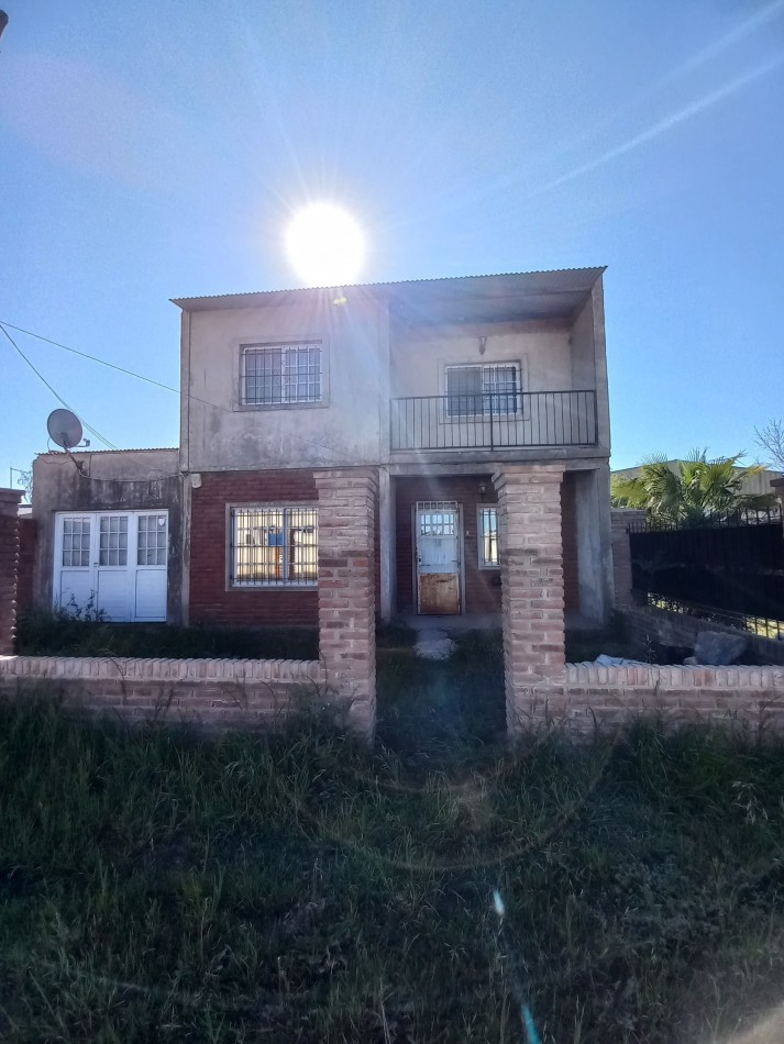 Casa de 3 dormitorios en alquiler en Barrio Avambae