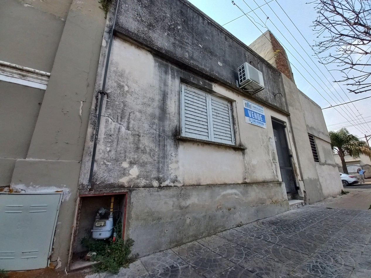 Casa a reciclar de dos dormitorios en Las Heras 146