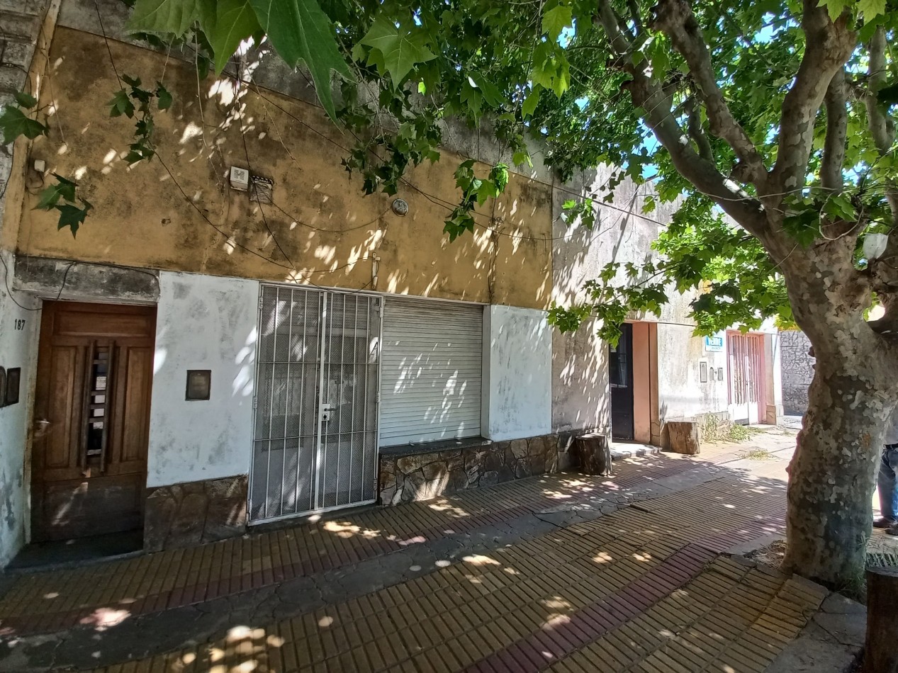 Casa con amplio frente ideal proyecto comercial en General Rojo