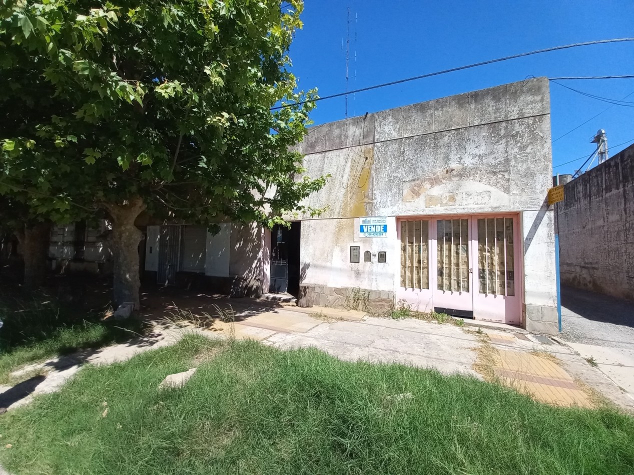 Casa con amplio frente ideal proyecto comercial en General Rojo