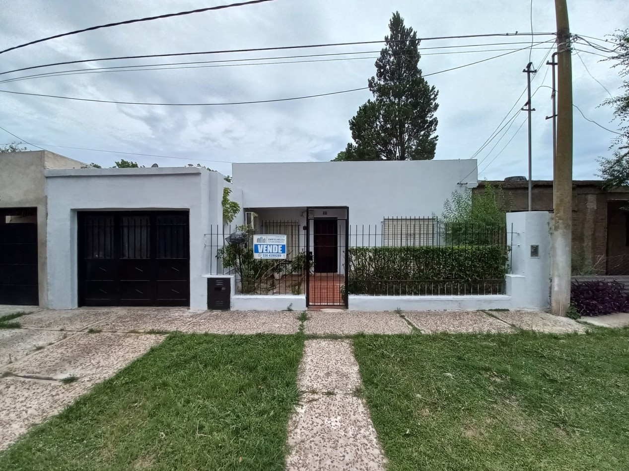 Casa de 2 dormitorios y dependencias en Barrio 9 de Julio