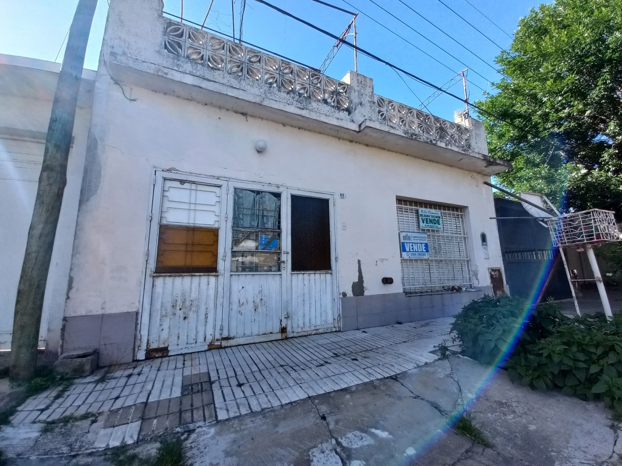 Casa de 3 dormitorios a reciclar en Barrio Saavedra