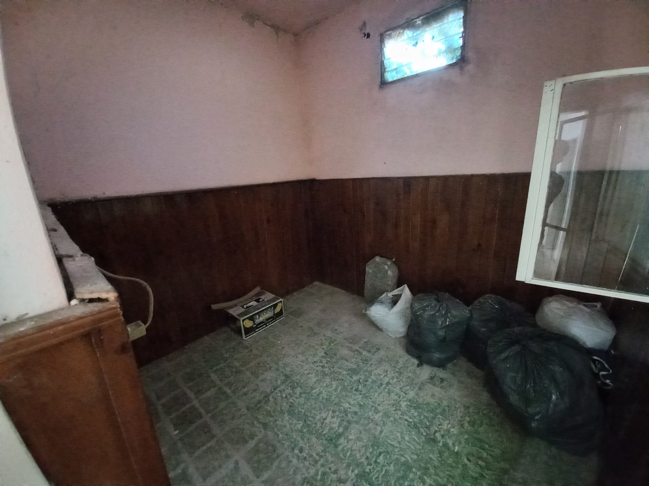 Casa de 3 dormitorios a reciclar en Barrio Saavedra