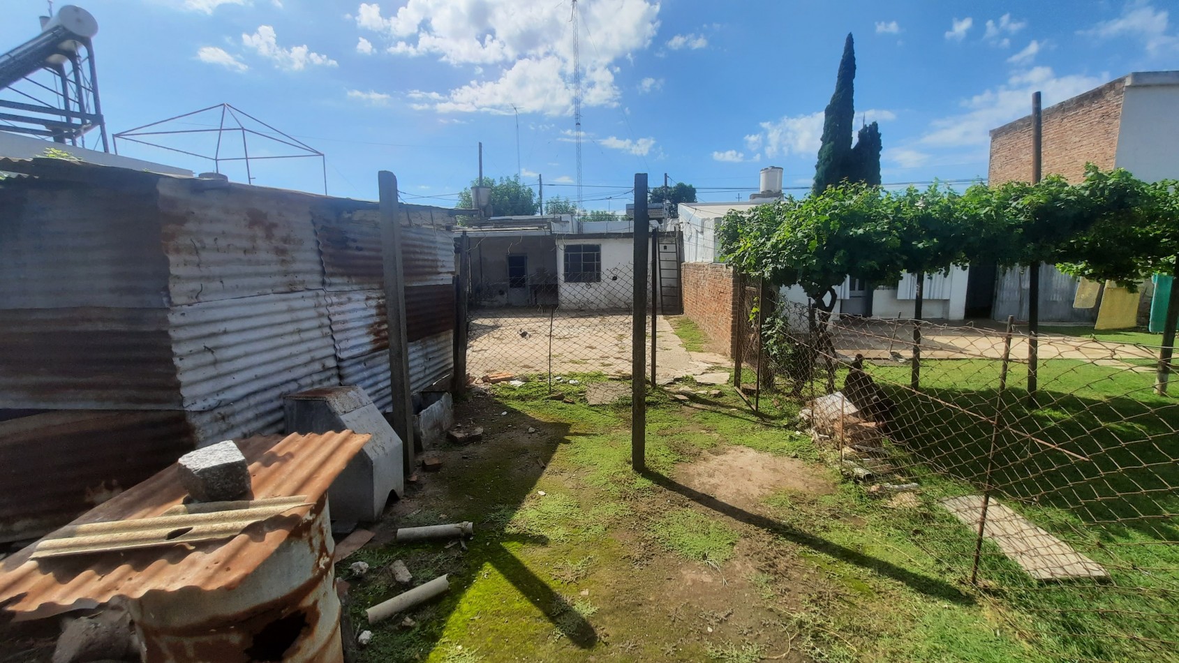 Casa de 2 dormitorios en Barrio Saavedra