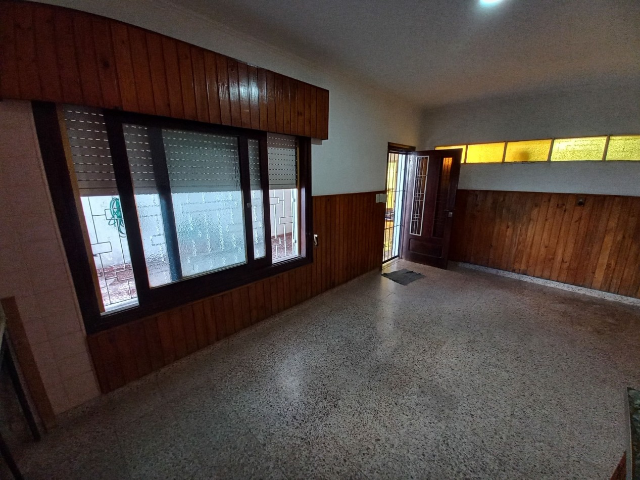 Casa de 3 dormitorios con dependencias en Lamadrid 290