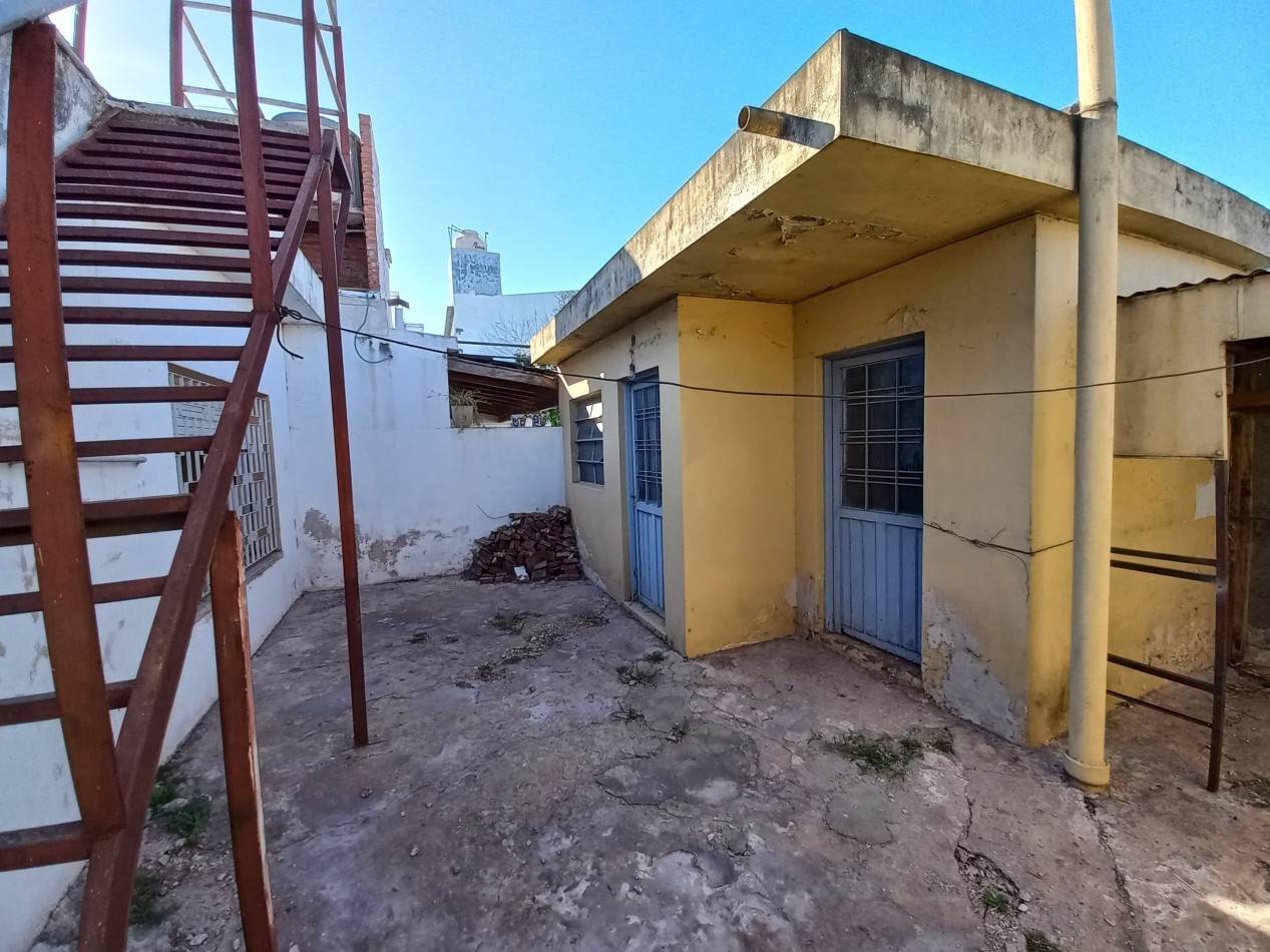 Casa de 3 dormitorios con dependencias en Lamadrid 290