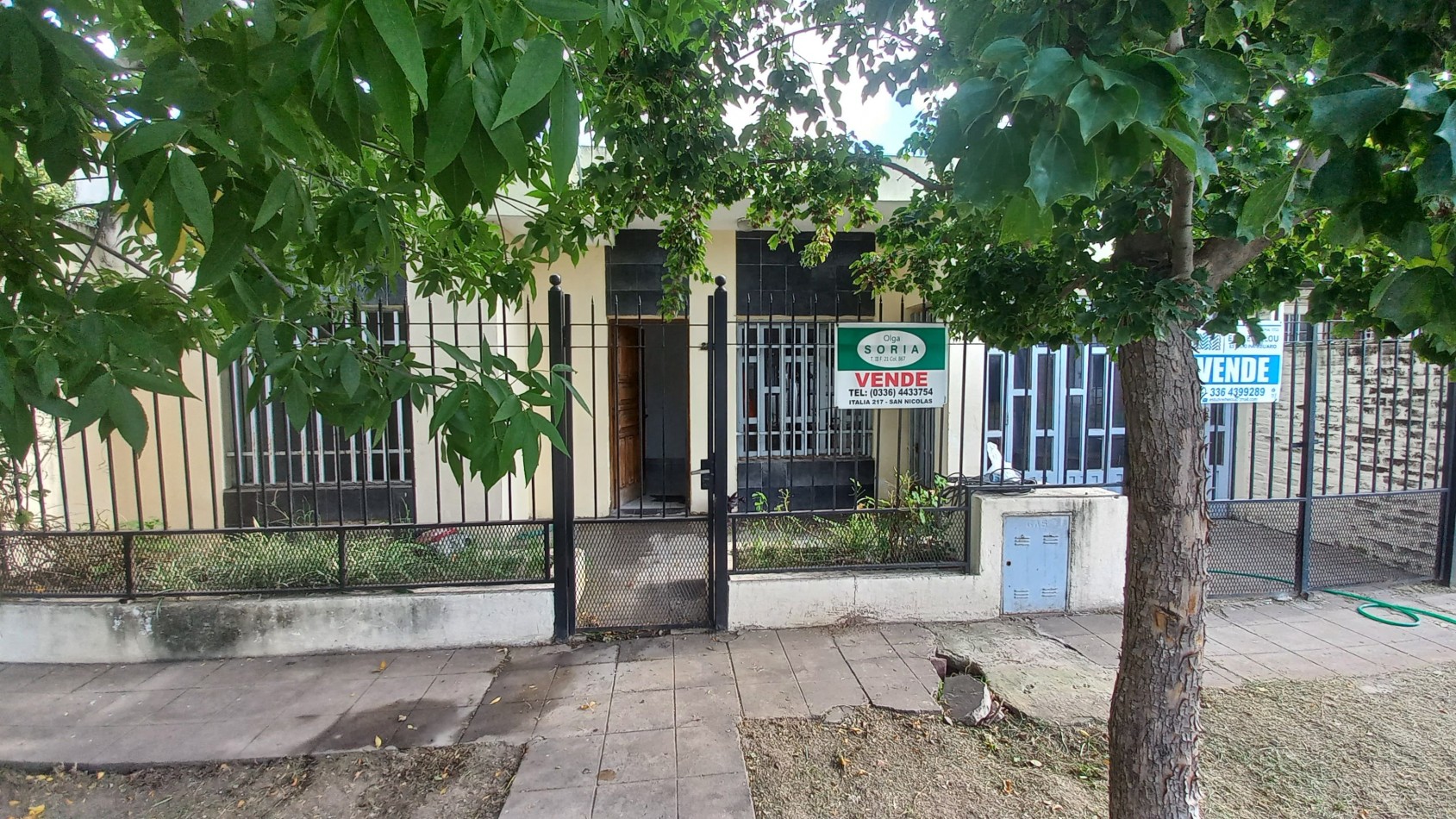 Casa de dos dormitorios ubicada en Bolivar 2143, Barrio Golf.