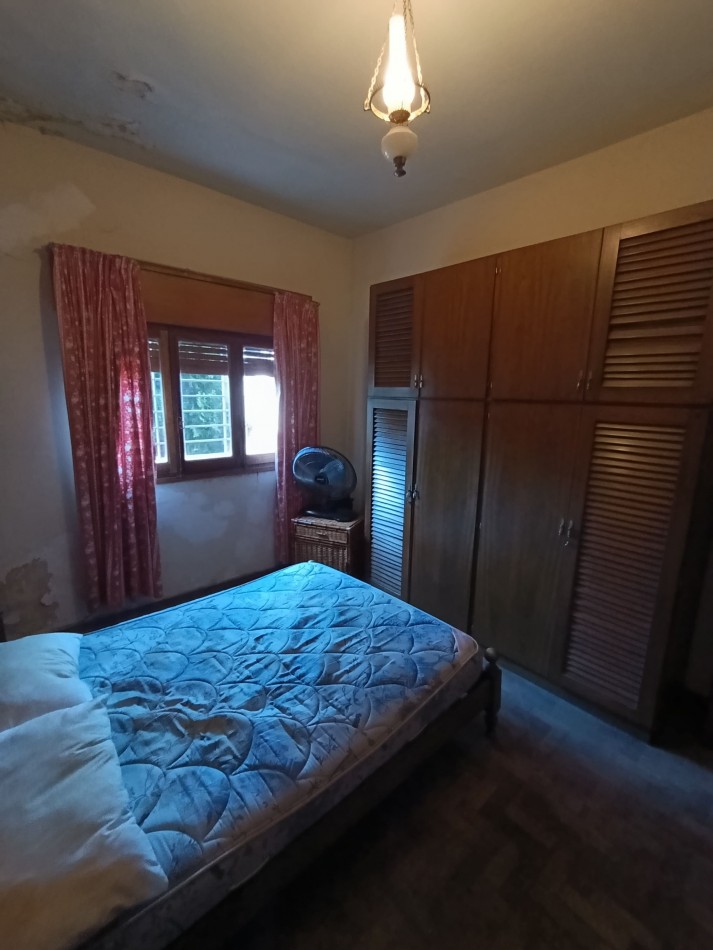 Casa de 3 dormitorios y dependencias en Moreno 216