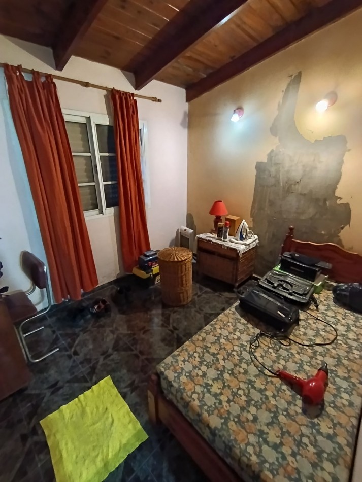 Casa de 3 dormitorios y dependencias en Moreno 216