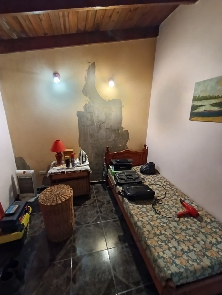 Casa de 3 dormitorios y dependencias en Moreno 216
