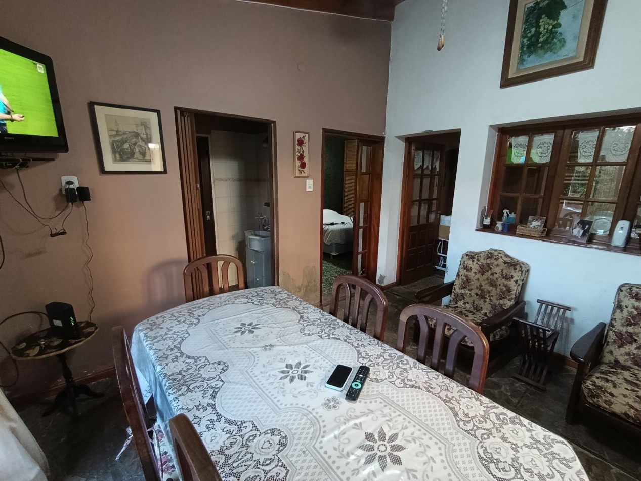 Casa de 3 dormitorios y dependencias en Moreno 216