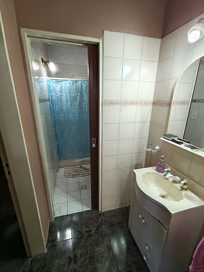 Casa de 3 dormitorios y dependencias en Moreno 216