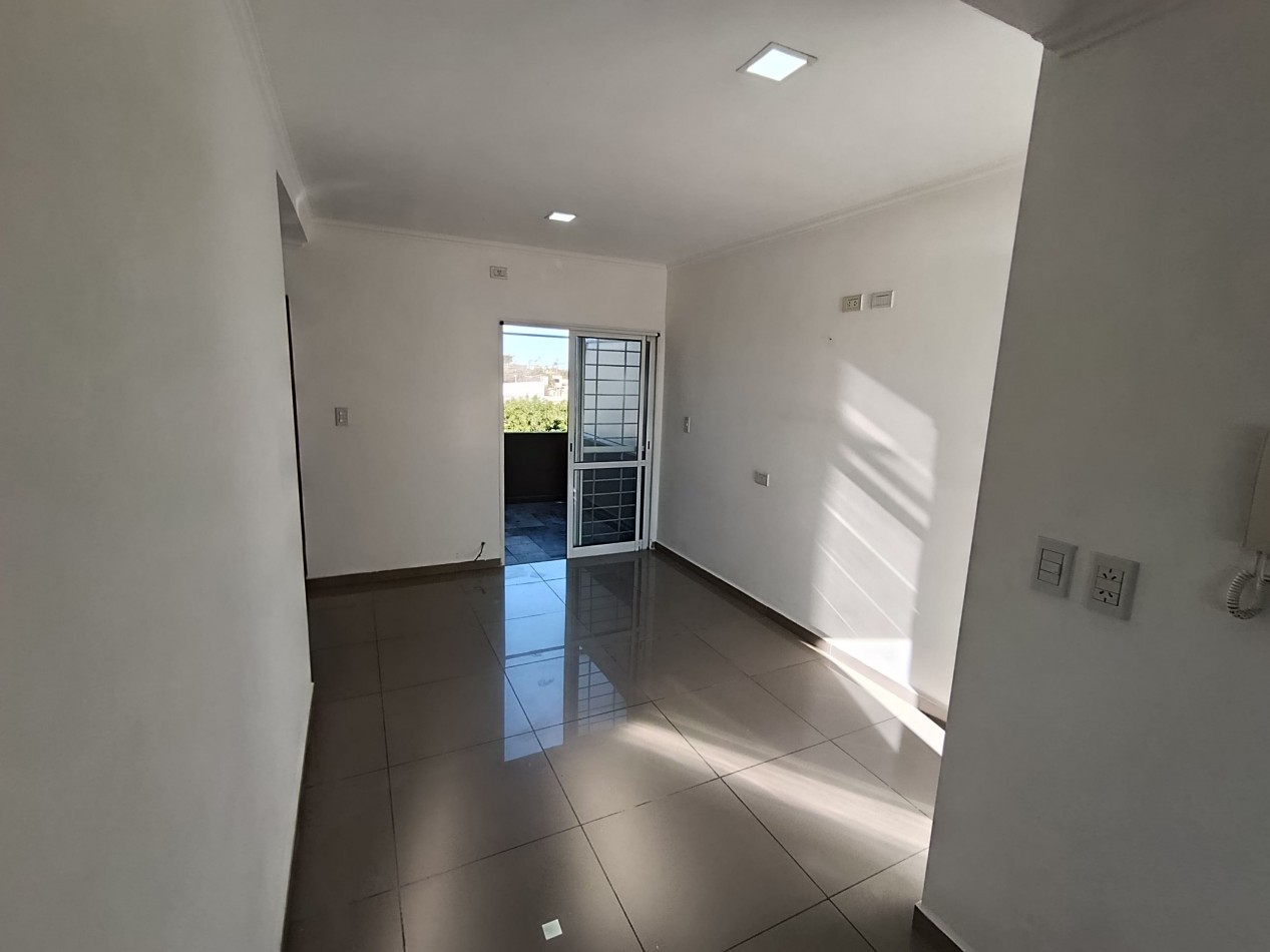 Departamento de un dormitorio con cochera en Balcarce y Necochea