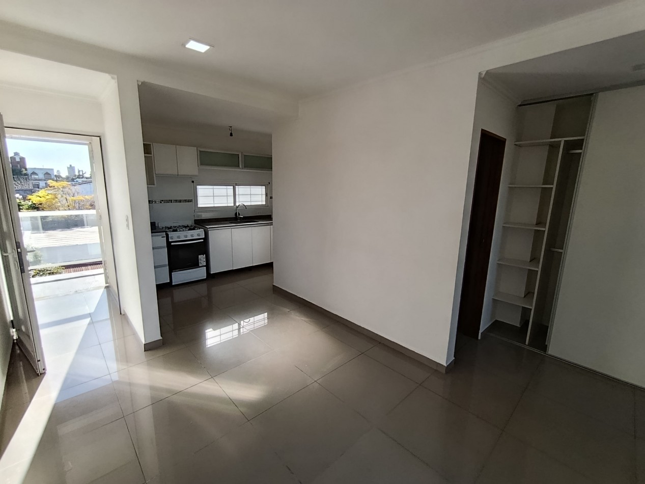Departamento de un dormitorio con cochera en Balcarce y Necochea