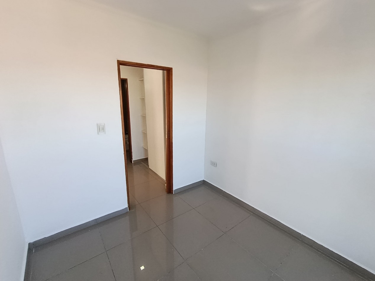 Departamento de un dormitorio con cochera en Balcarce y Necochea