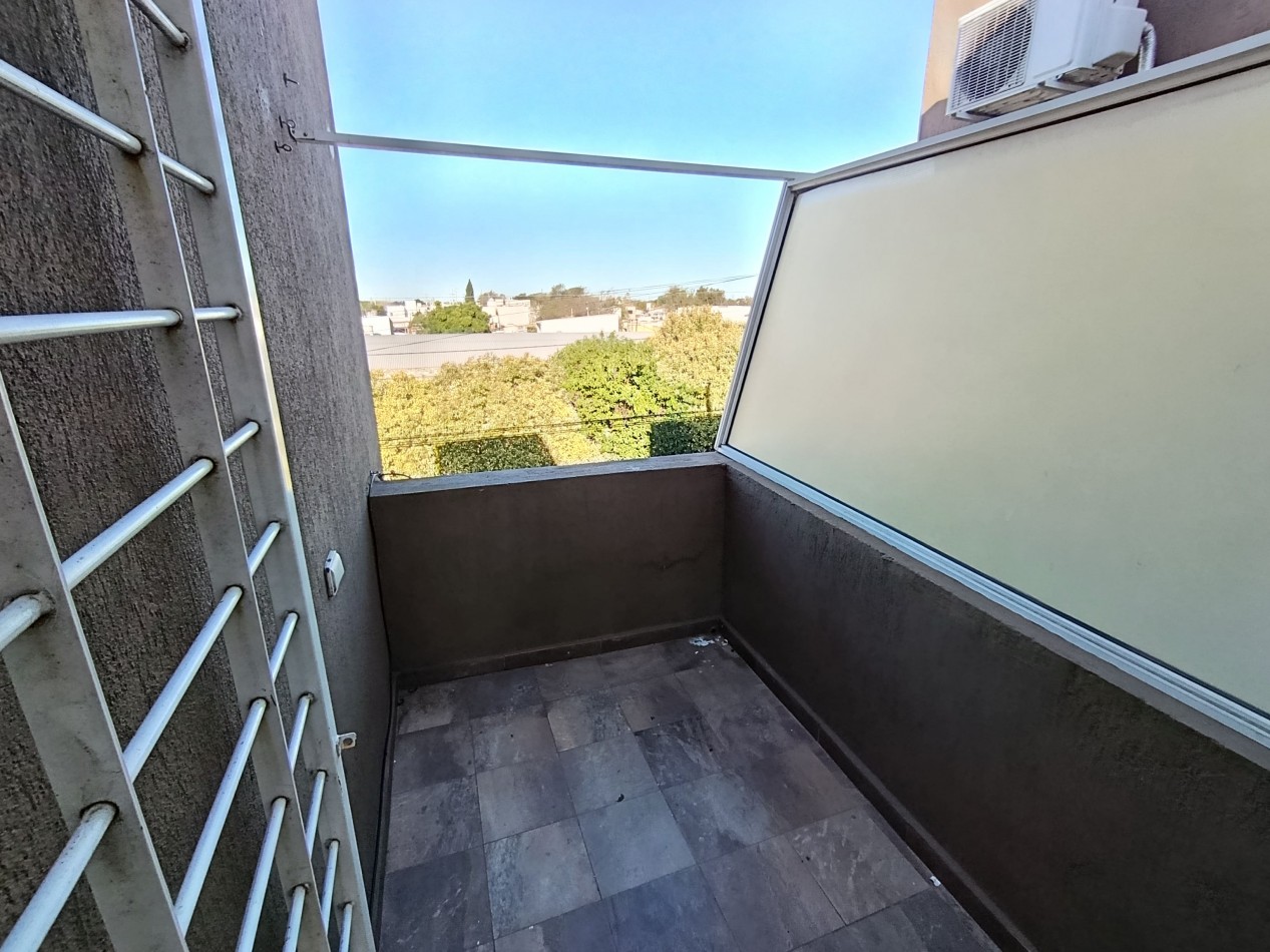 Departamento de un dormitorio con cochera en Balcarce y Necochea