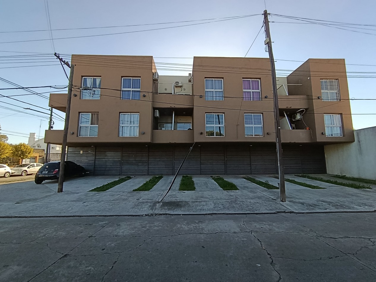 Departamento de un dormitorio con cochera en Balcarce y Necochea