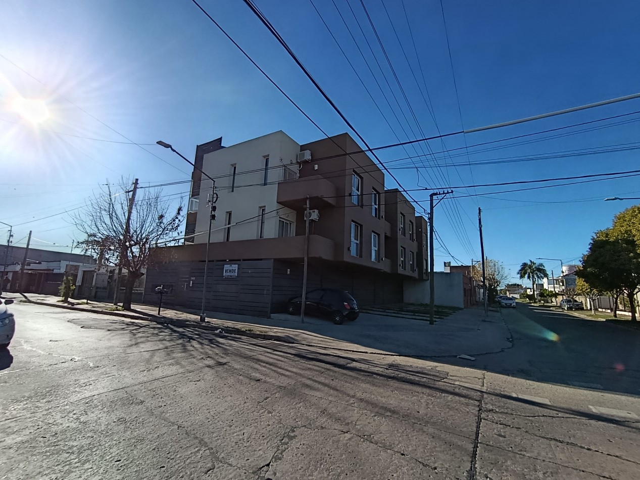 Departamento de un dormitorio con cochera en Balcarce y Necochea