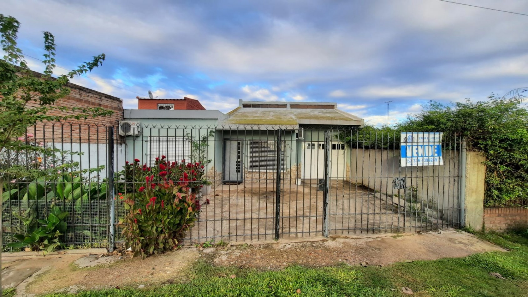 Casa de 2 dormitorios y dep. en Pres. Illia 892	