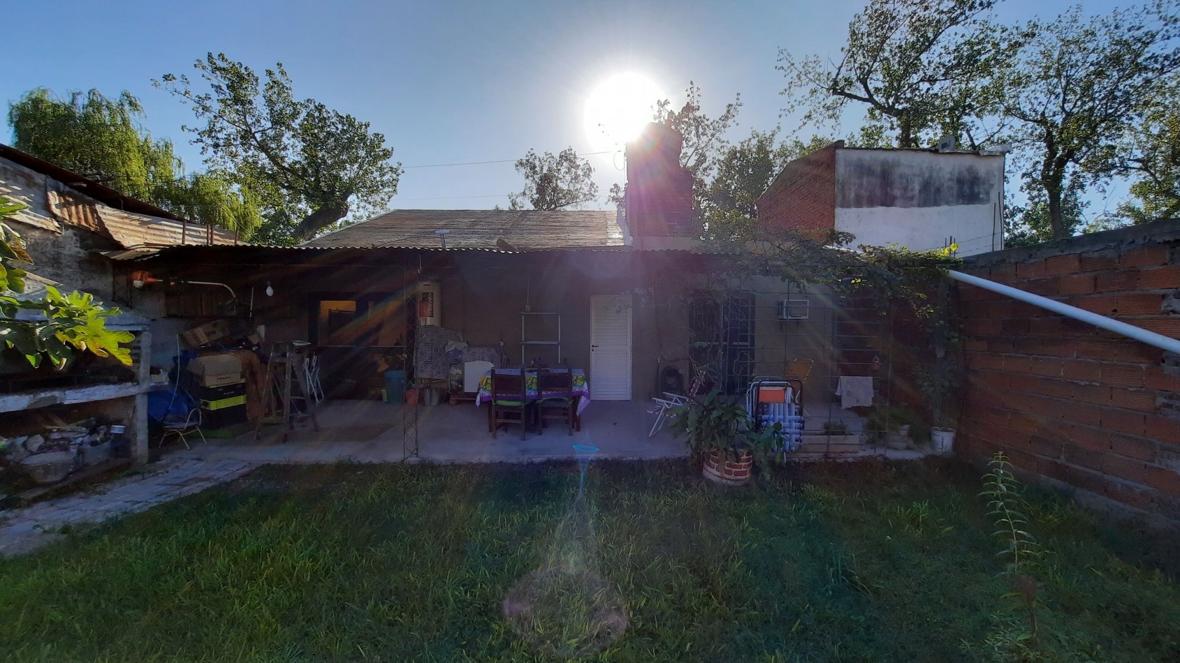 Casa de 2 dormitorios y dep. en Pres. Illia 892	
