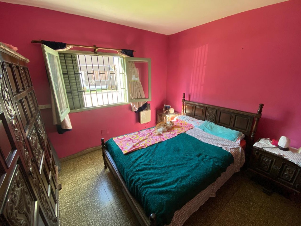 Casa de 2 dormitorios y dependencias en Pavon 427