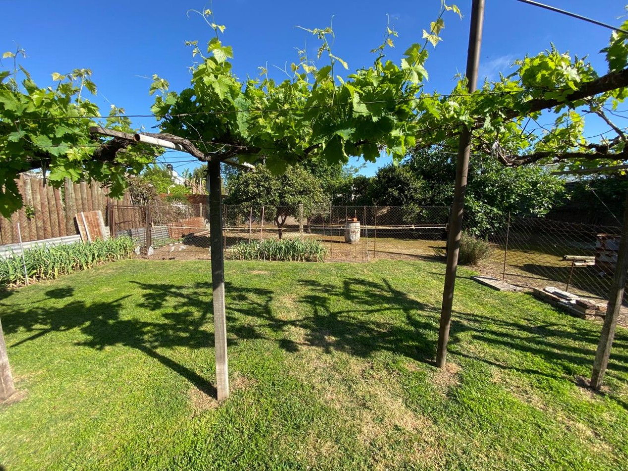 Casa de 2 dormitorios y dependencias en Pavon 427