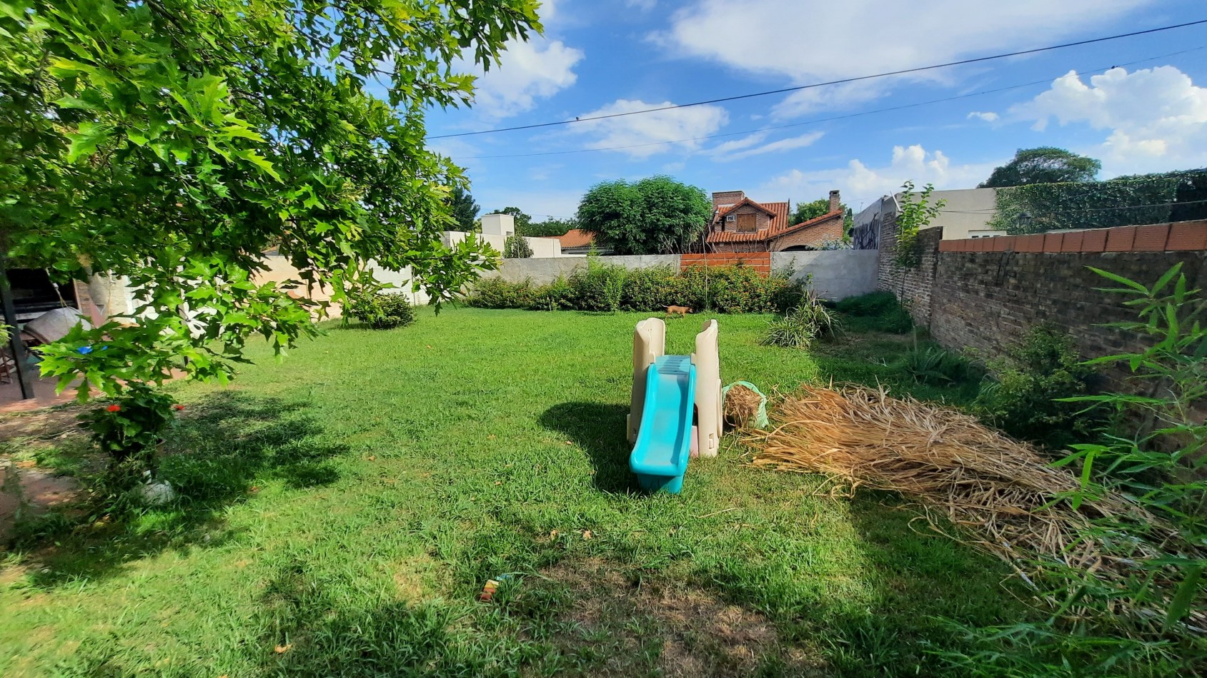 Alquier de casa de 3 dormitorios en Barrio Somisa