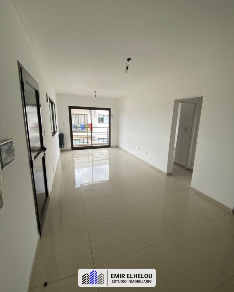 Departamento de un dormitorio con cochera en Juan B Justo 668