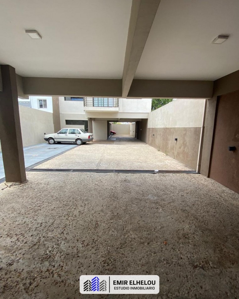 Departamento de un dormitorio con cochera en Juan B Justo 668