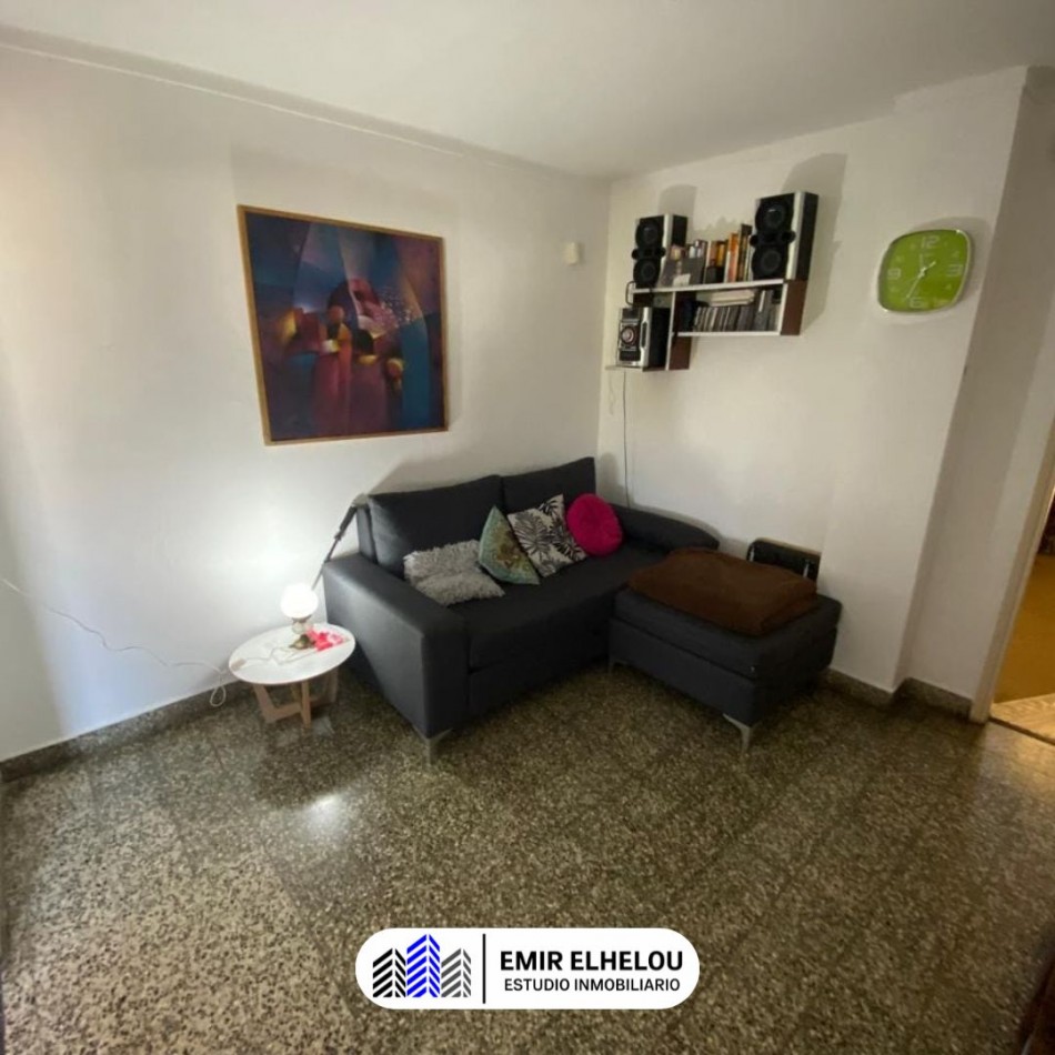 Casa de 2 dormitorios y dependencias en Barrio Somisa