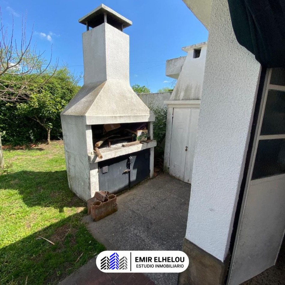 Casa de 2 dormitorios y dependencias en Barrio Somisa