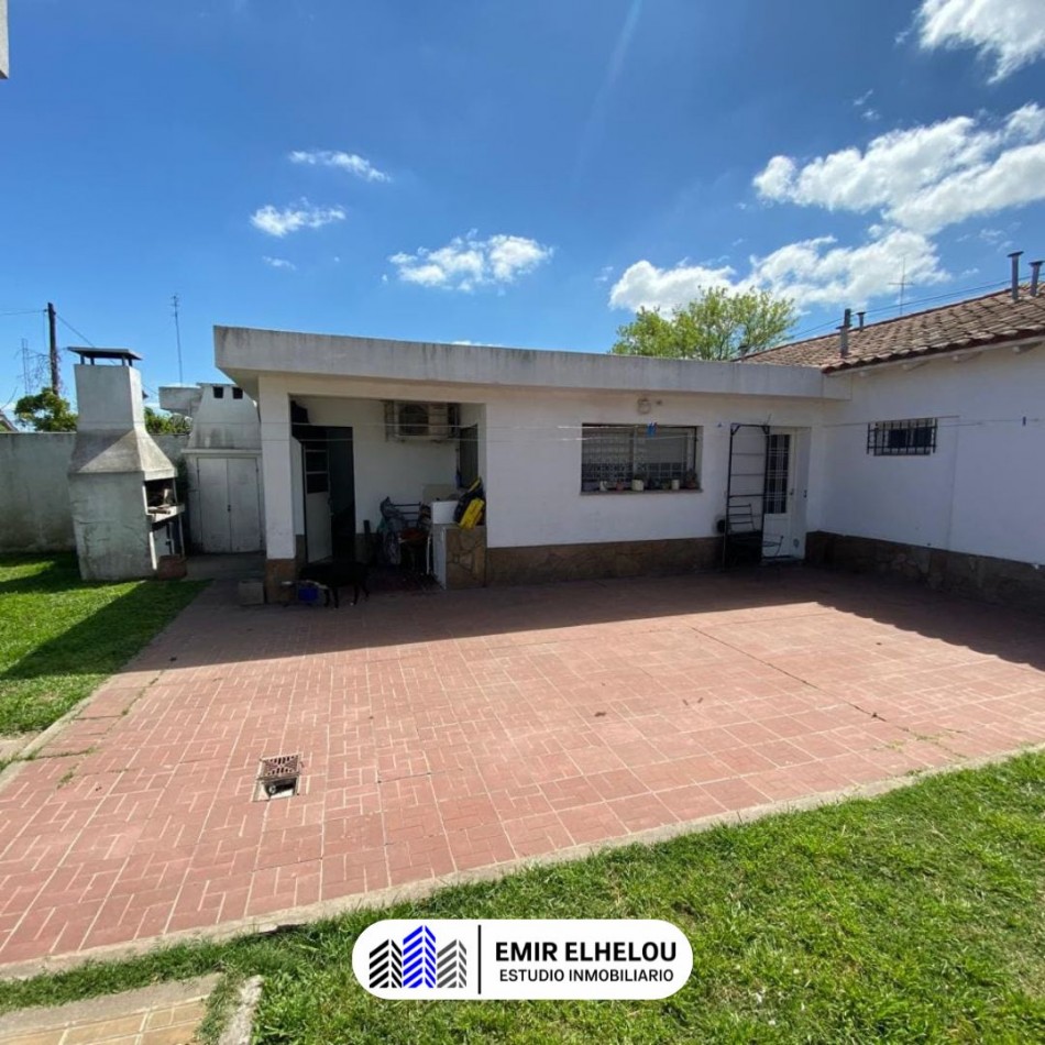 Casa de 2 dormitorios y dependencias en Barrio Somisa