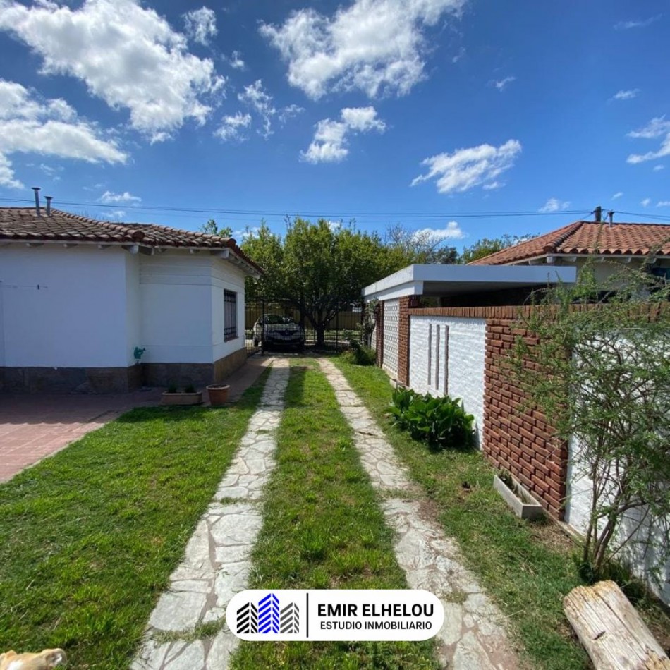 Casa de 2 dormitorios y dependencias en Barrio Somisa