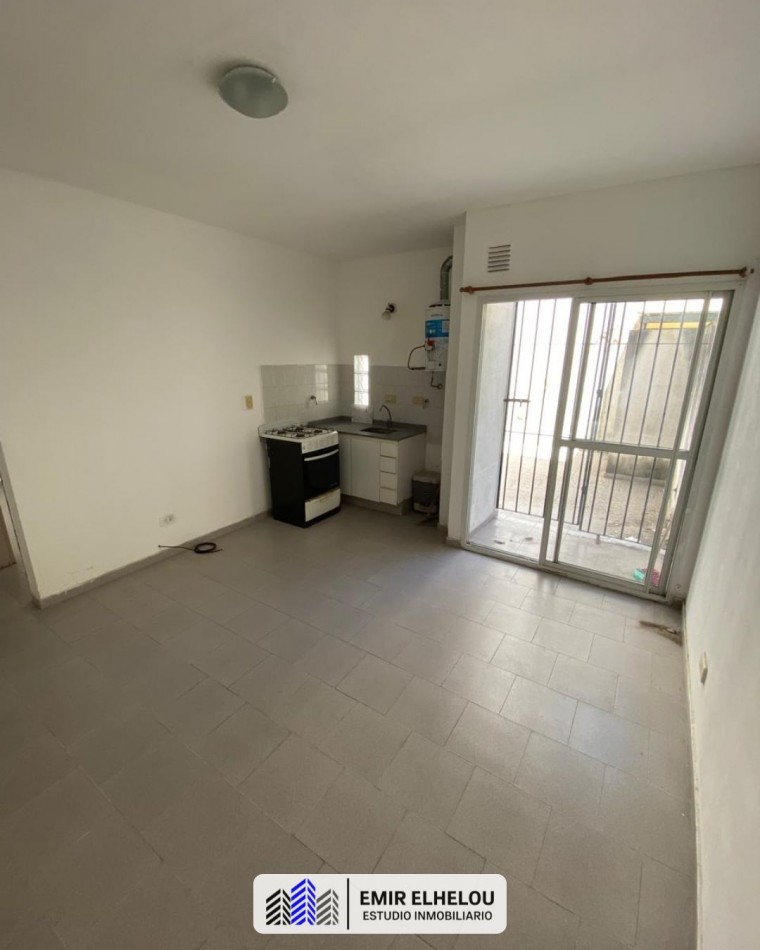 Departamento de 1 dormitorio con patio en Cochabamba 1076