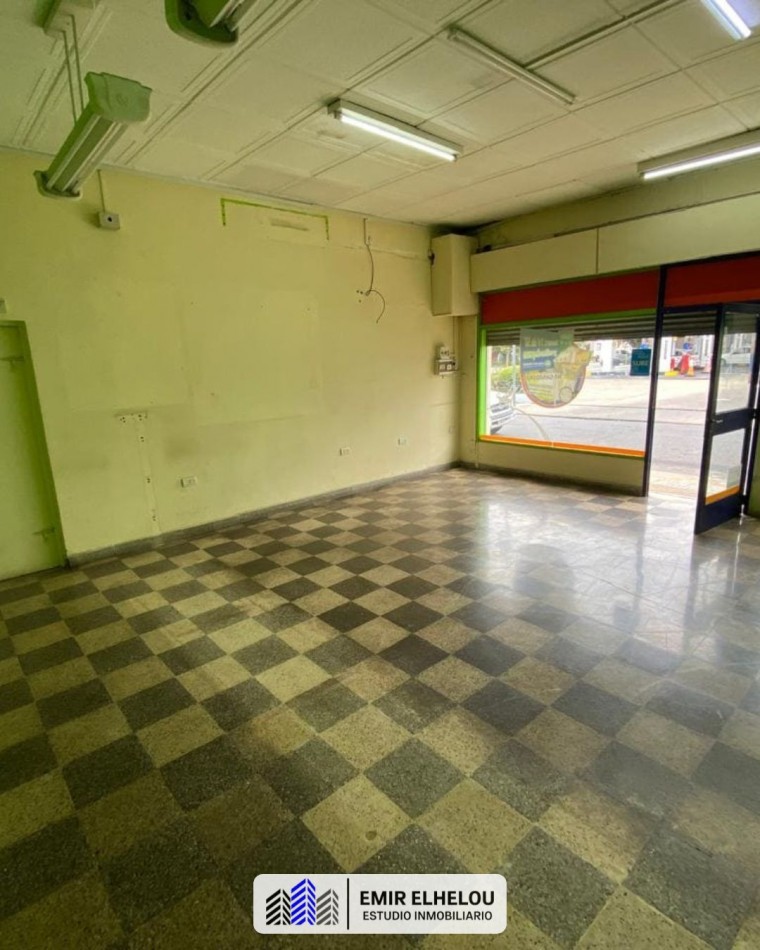 Local comercial en alquier en Urquiza 242