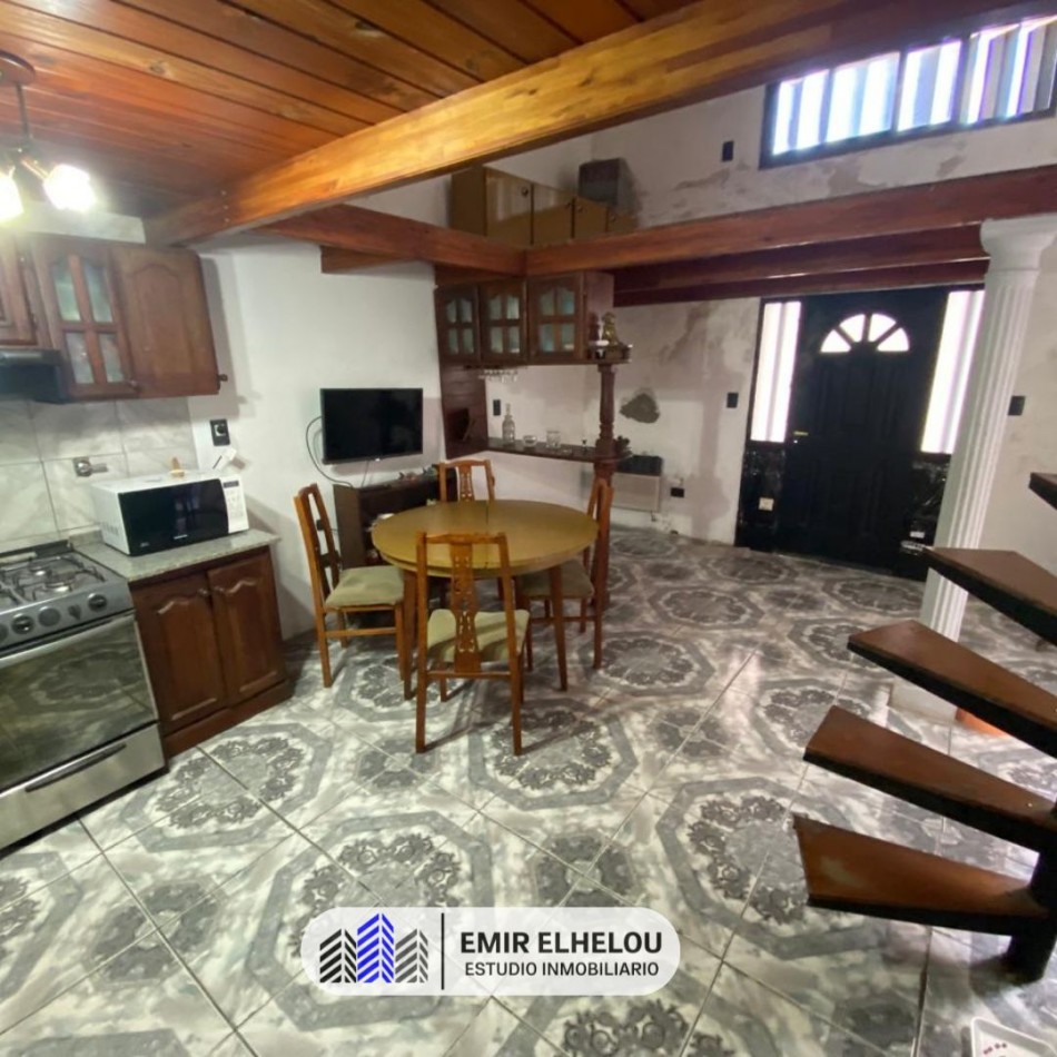 PH amplio con Local comercial en Pellegrini 210