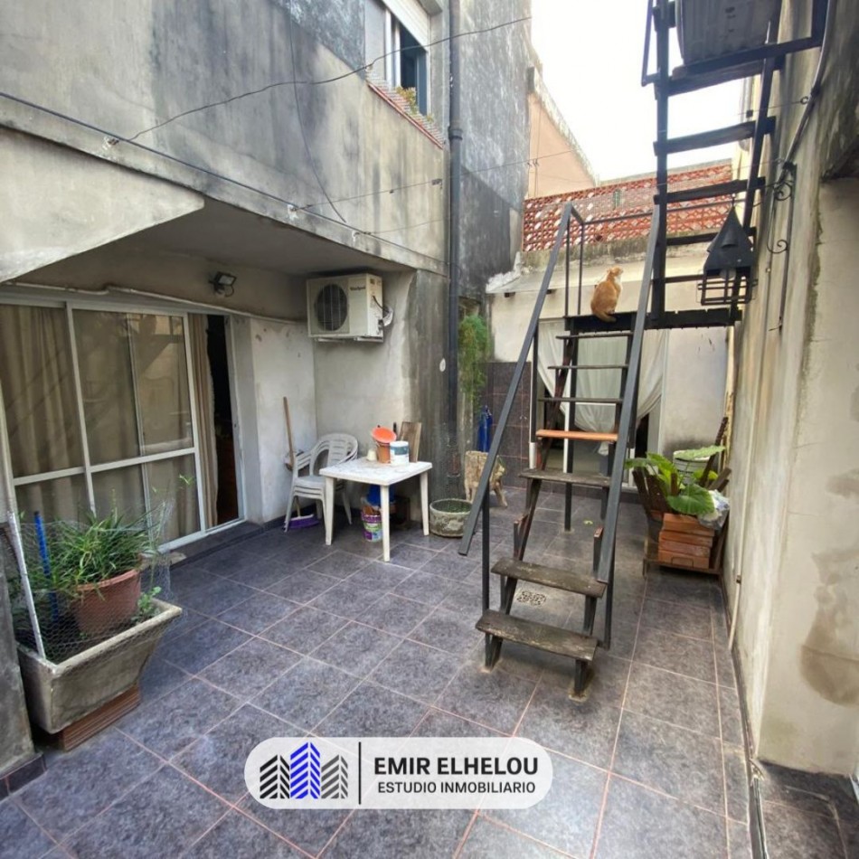 PH amplio con Local comercial en Pellegrini 210