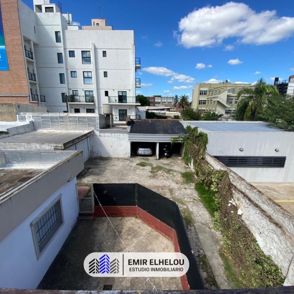 PH amplio con Local comercial en Pellegrini 210