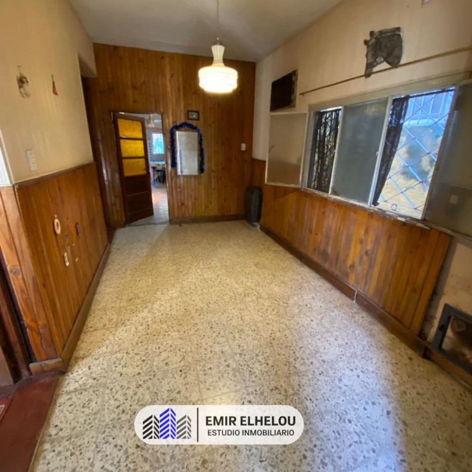 Propiedad retasada ideal vivienda o consultorio en Bustamante 161