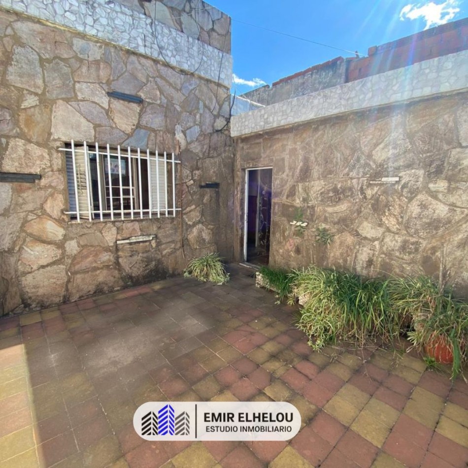 Propiedad retasada ideal vivienda o consultorio en Bustamante 161