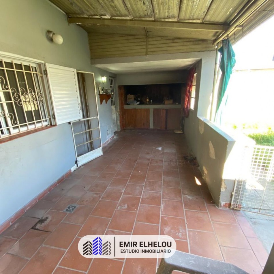 Propiedad retasada ideal vivienda o consultorio en Bustamante 161