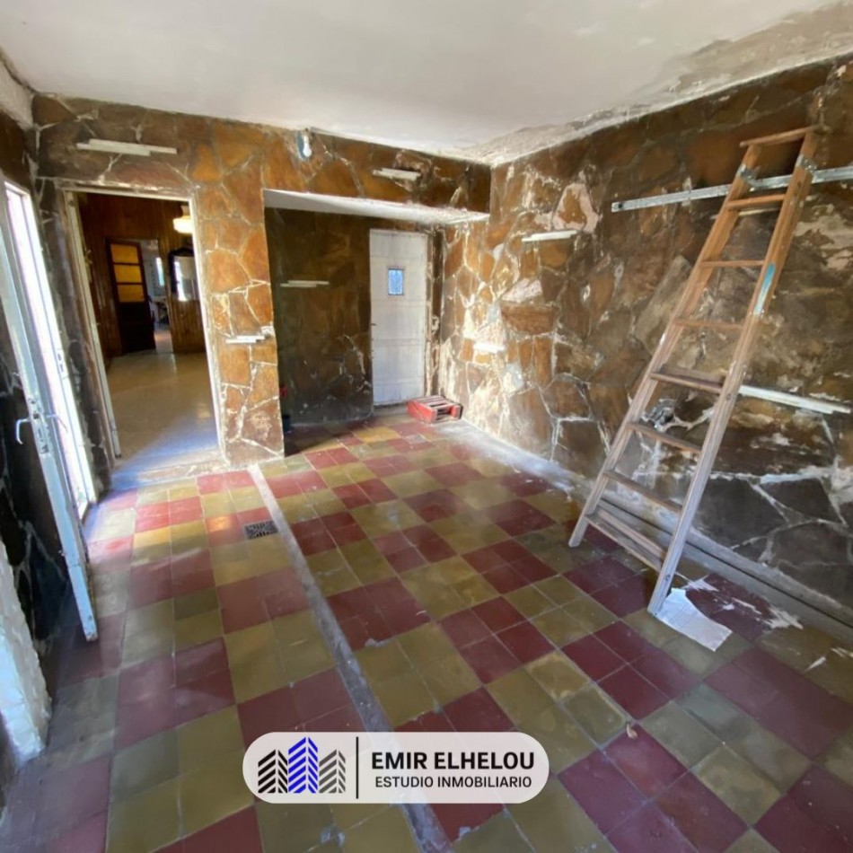 Propiedad retasada ideal vivienda o consultorio en Bustamante 161